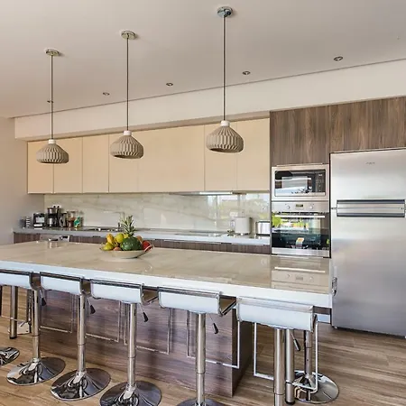 Nastazia Luxury House