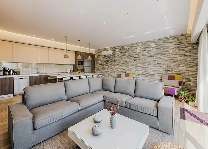 Nastazia Luxury House